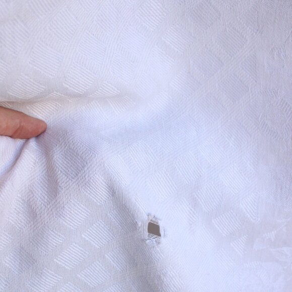 Vintage 1950s 1960s Tablecloth, White Damask Rectangular Tablecloth With Rose - Picture 4 of 10